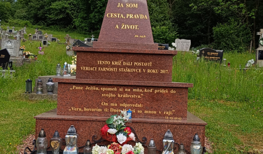 Kríž na cintoríne 